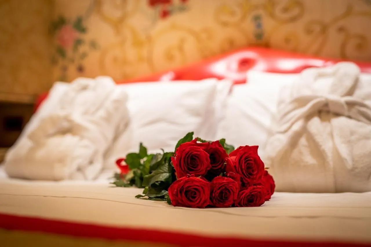 Hotel Santo Stefano Venice 3*,