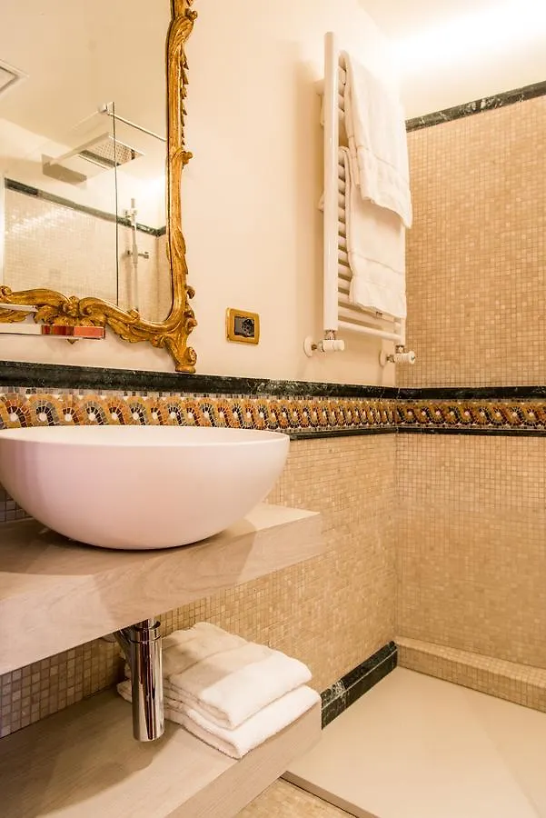 Hotel Santo Stefano Venice 3*,